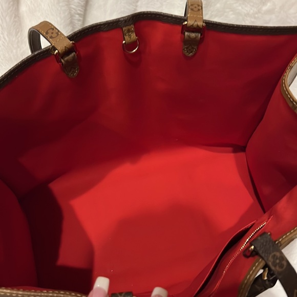 Louis Vuitton ( On The Go ) Tote - Picture 10 of 12